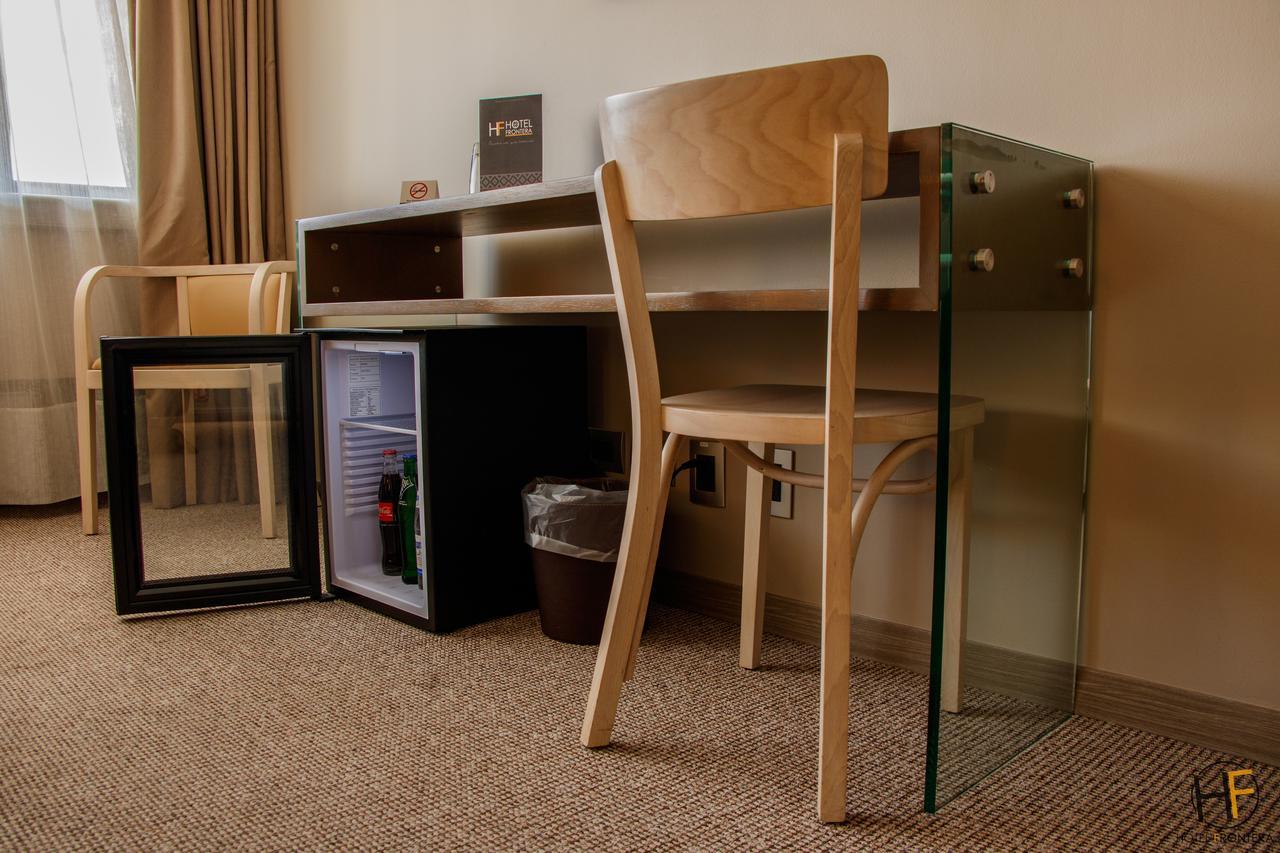 Hotel Frontera Plaza テムコ エクステリア 写真